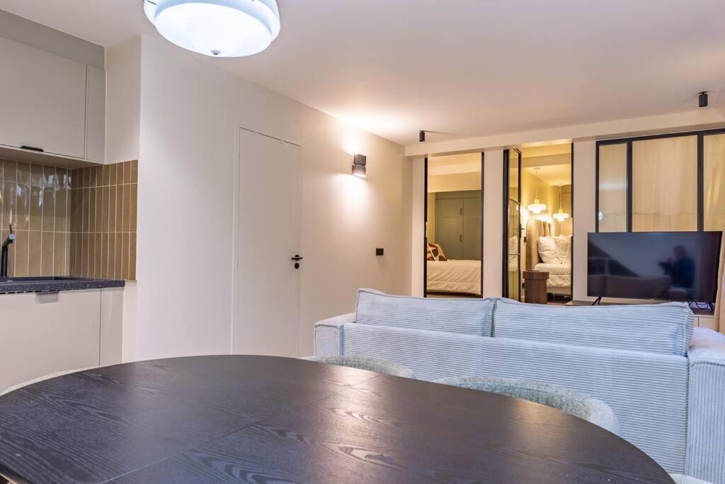 New Spacious 4 Star Family In Chic 16th District Apartment *